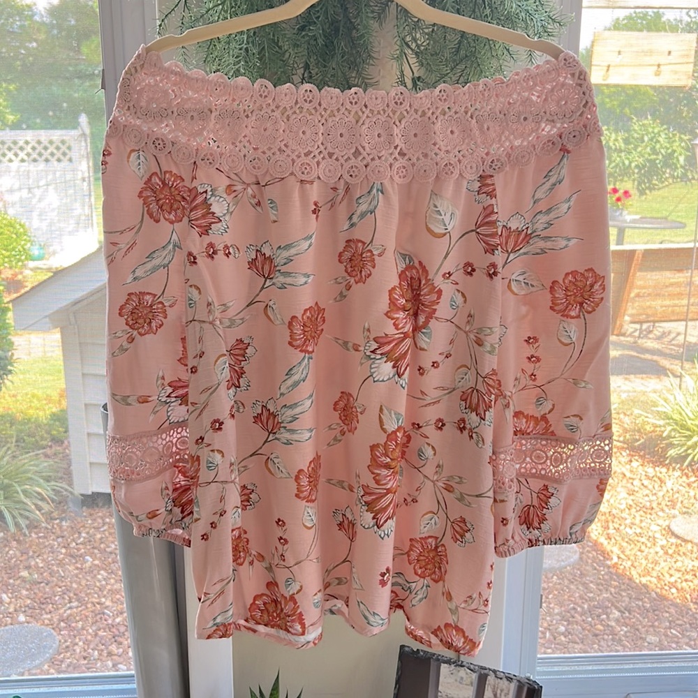 Est. 1946 Off Shoulder Floral Lace Blouse